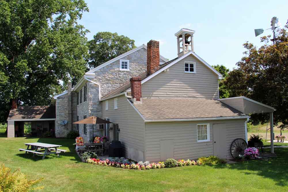 family lodging in Lancaster PA farmhouse